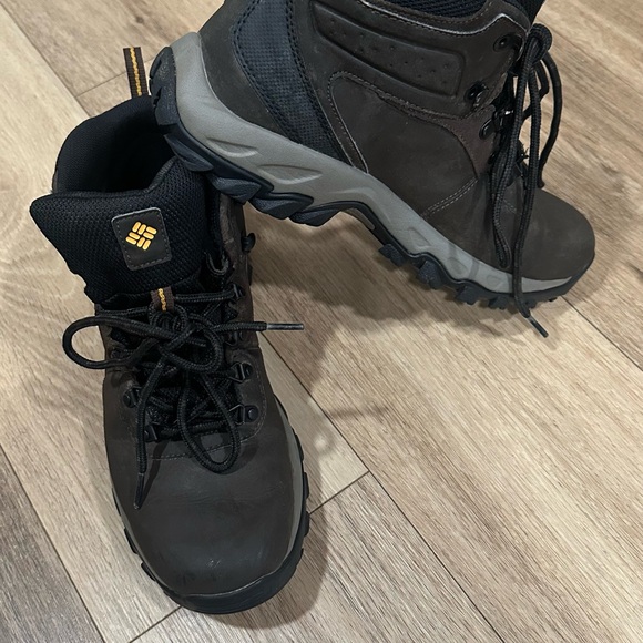 Columbia Newton Ridge Waterproof Hiking Boots Men’s 10.5 – Brown Leather
